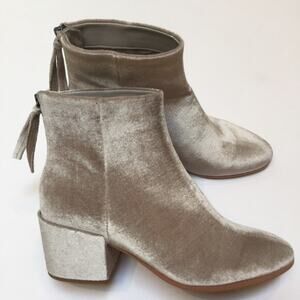 Dolce Vita Mira Crushed Velvet Booties sz8